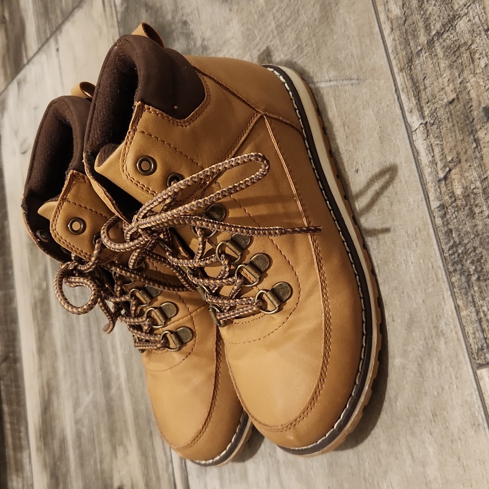 Childrens Place Boys Boots Size 1
